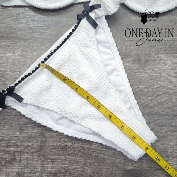 CharmLeaks Smocked Underwire Bikini Swimsuit Size L - Picture 5 of 6